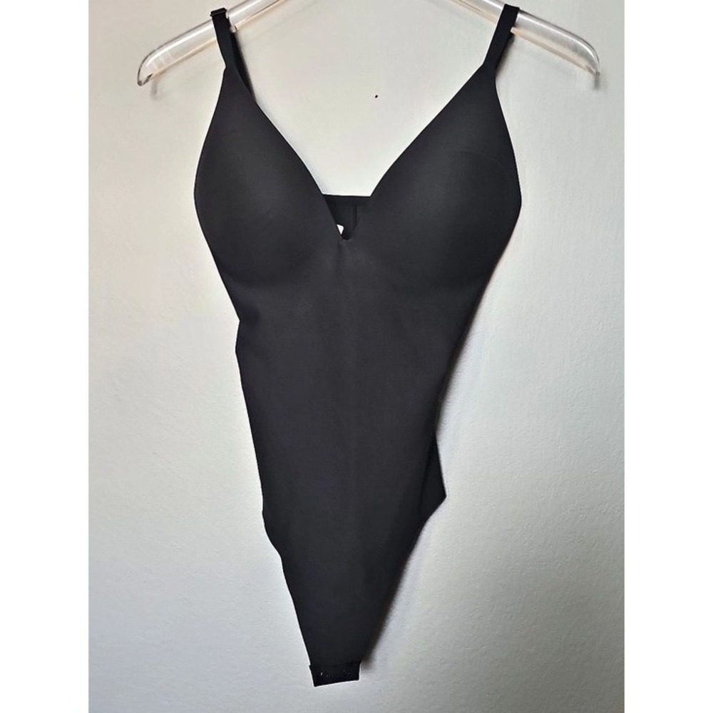 SKIMS Sculpted Cups Thong Bodysuit Minimalist Shapewear Onyx Black Size Medium